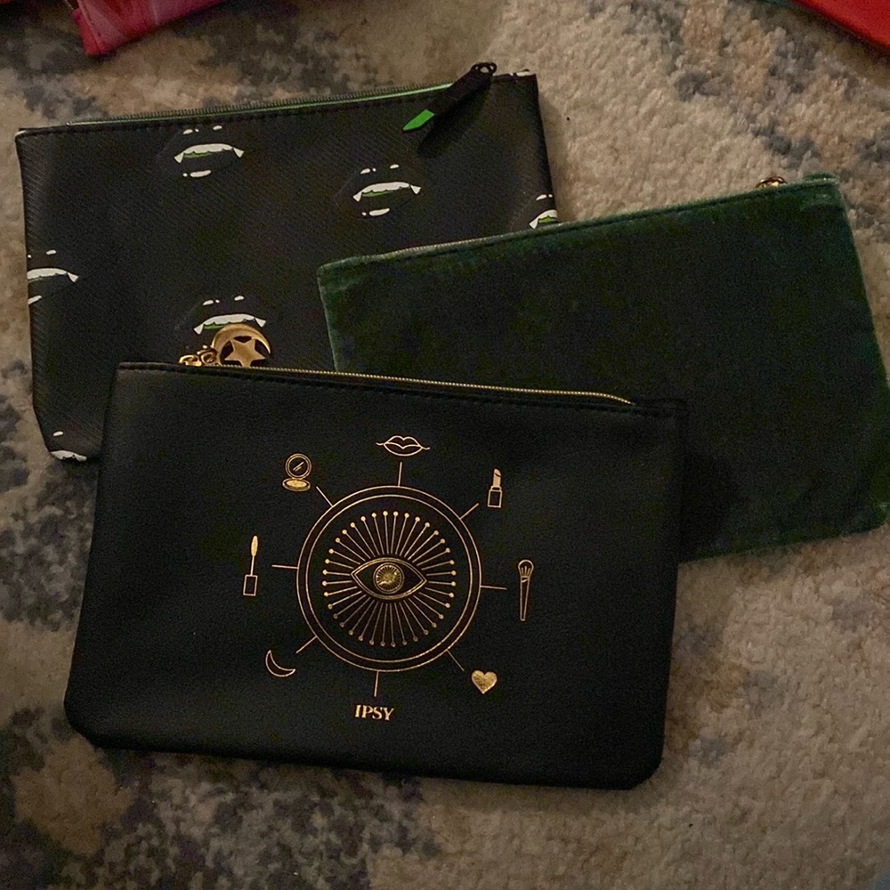 3 makeup bags